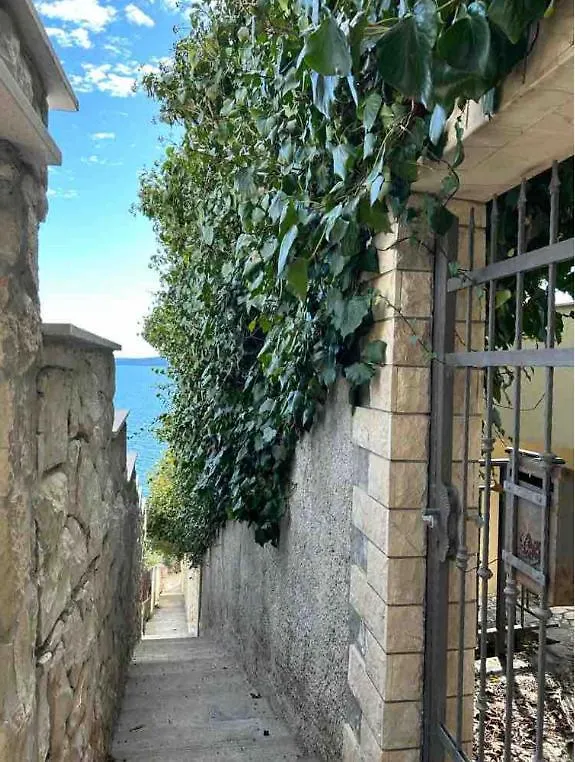 Trogir Ciovo Large Seaview Apartment Near The Sea